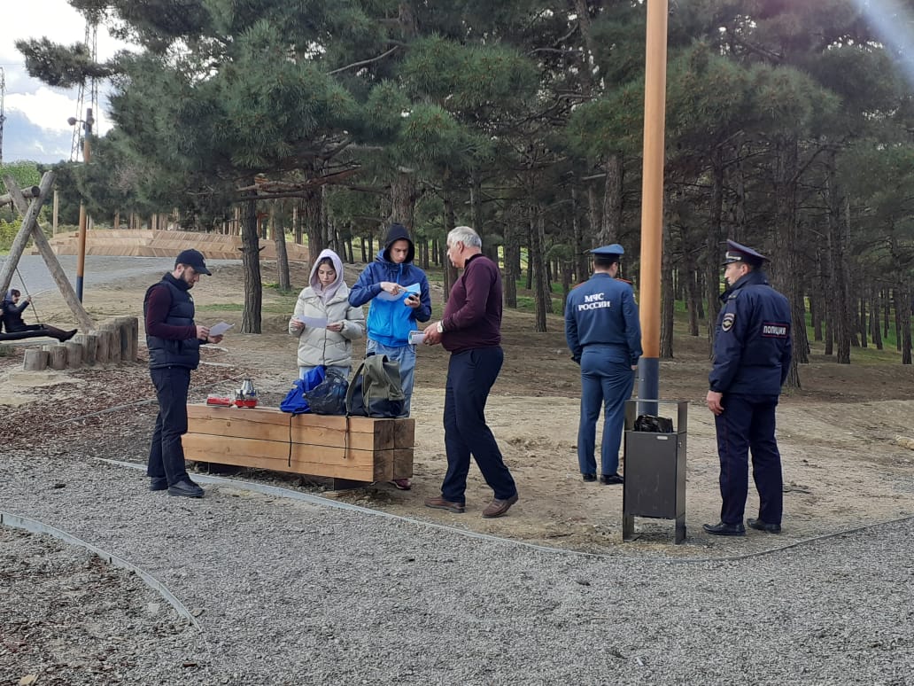 Продолжается проведение мероприятий в Сосновом бору г. Дербента на предмет пожарной безопасности  