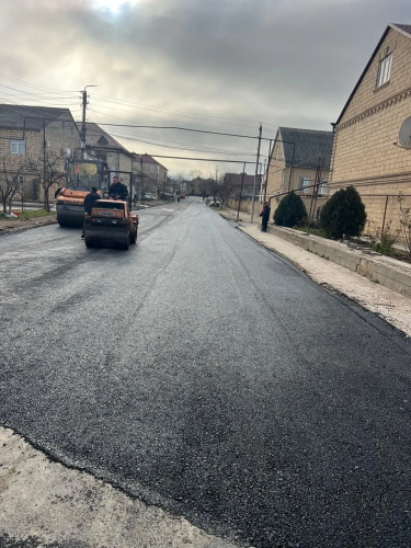 В Дербенте продолжаются работы по восстановлению дорожного полотна