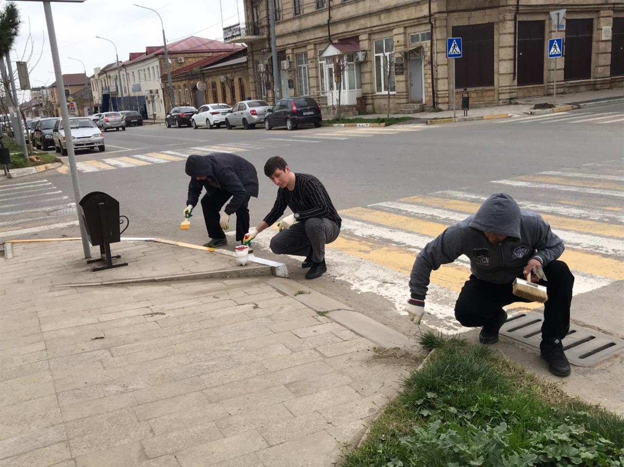 МКУ «Управление по делам ГО и ЧС» г. Дербент на субботнике по ул. С. Курбанова