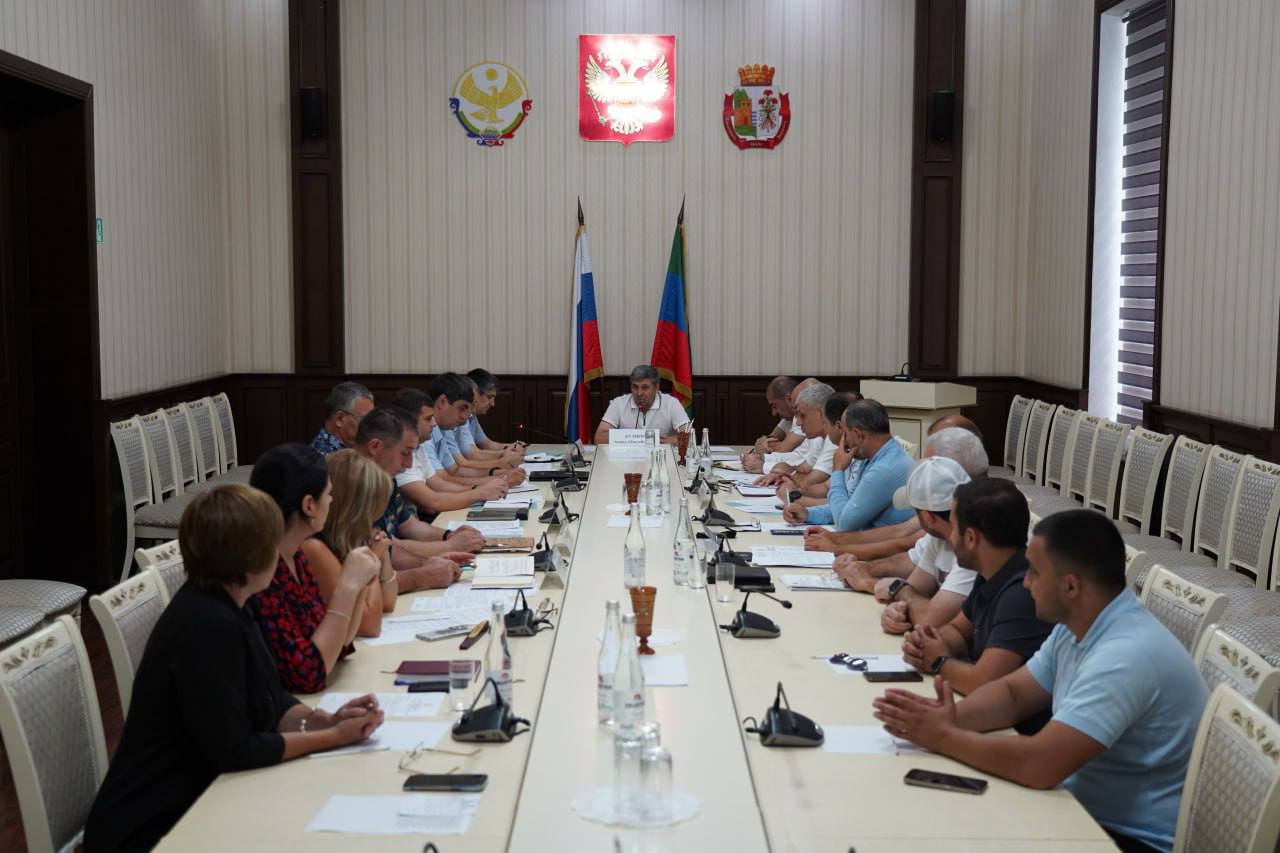 В Дербенте на заседании АТК обсудили подготовку к новому учебному году 